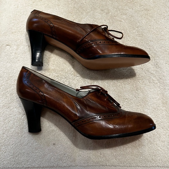 Caressa - Picture 3 of 4